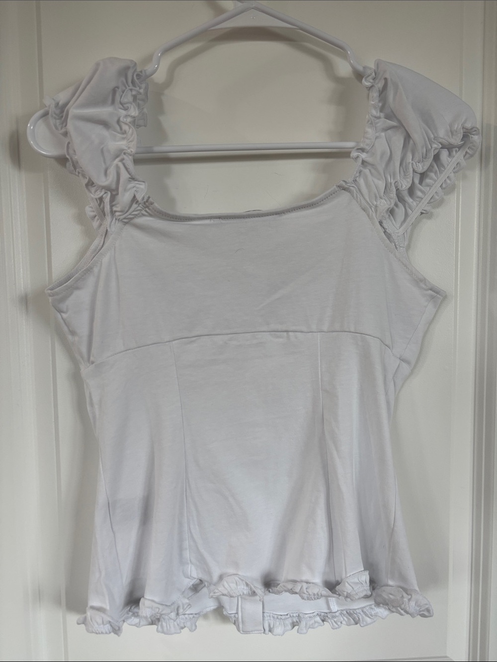 Madden Girl White Ruffled Button-Front Crop Tank - Picture 4 of 4
